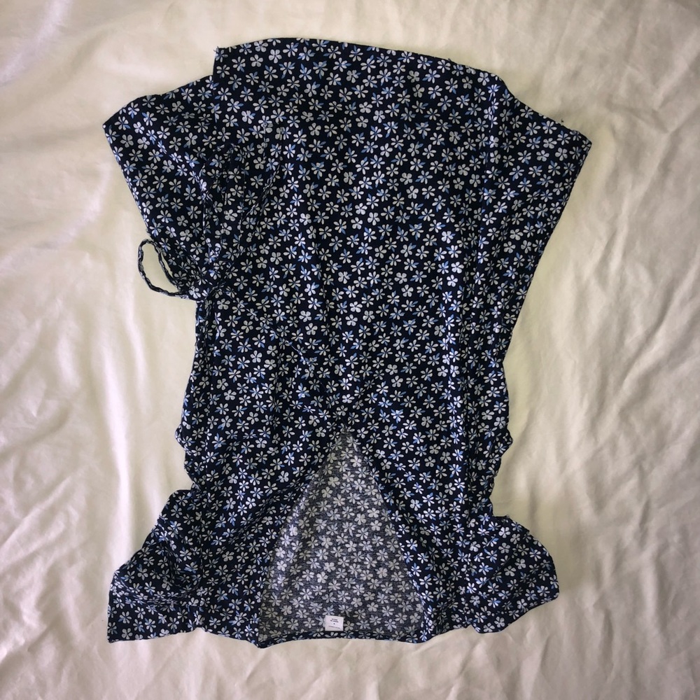 Floral tie top with ruffle sleeves